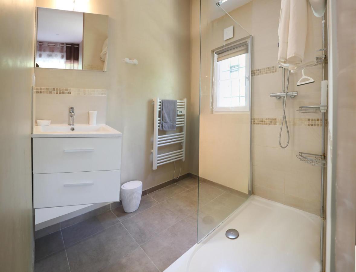Au Coeur Du Bien-Etre, Gite Avec Piscine Chauffee Et Couverte, Spa, Sauna, Massages Monteaux Eksteriør bilde